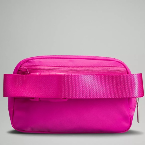 NWT Lululemon Everywhere Belt Bag 1L Sonic Pink - Picture 2 of 10